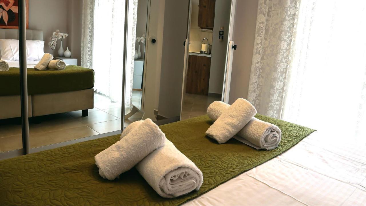 A Pleasant Stay In Chania Chrissi Akti Chania Exterior foto